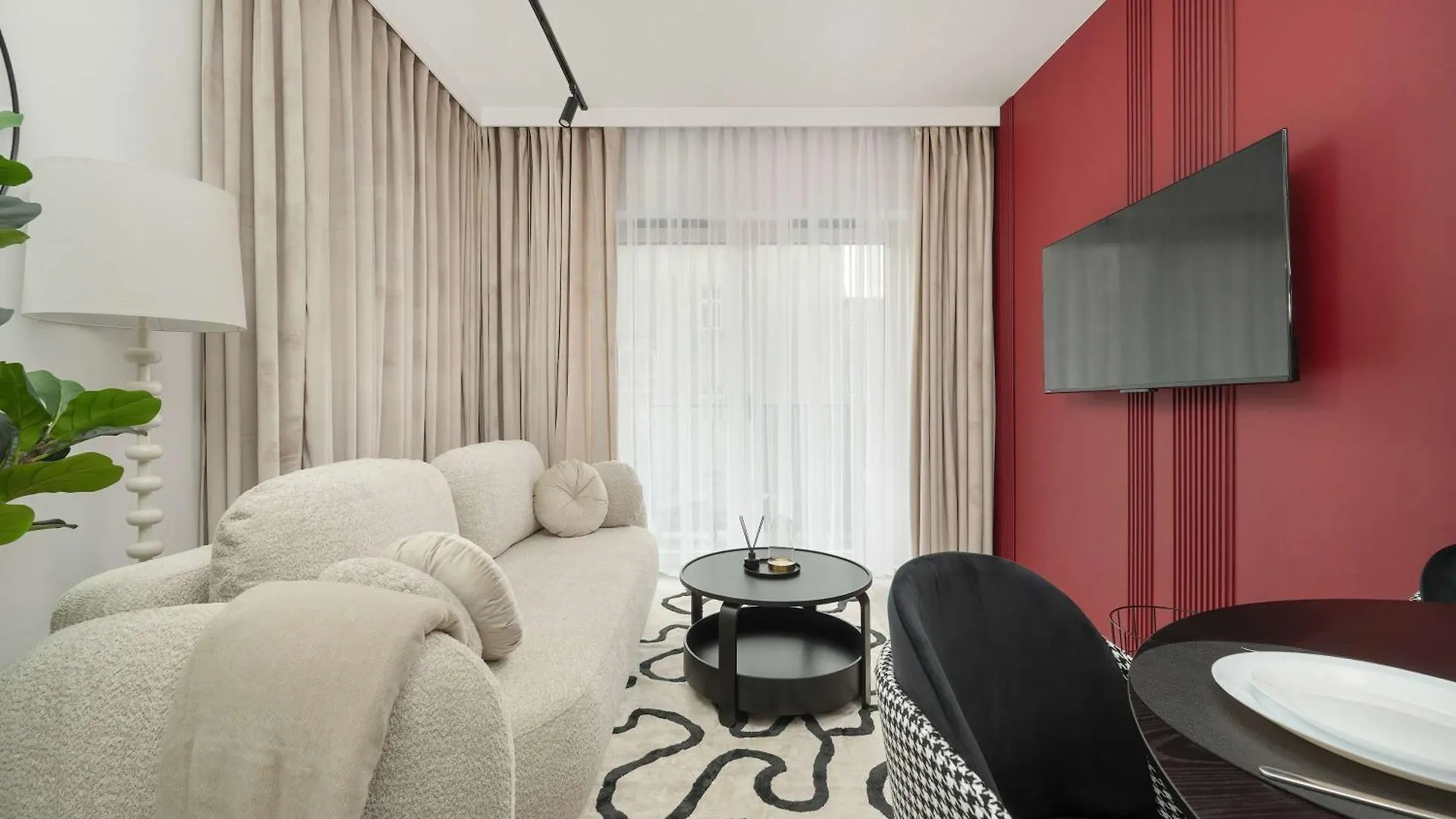 Luksusowy Apartament W Centrum Wroclawia Blisko Parku Z Klimatyzacja W Salonie By Noclegi Renters